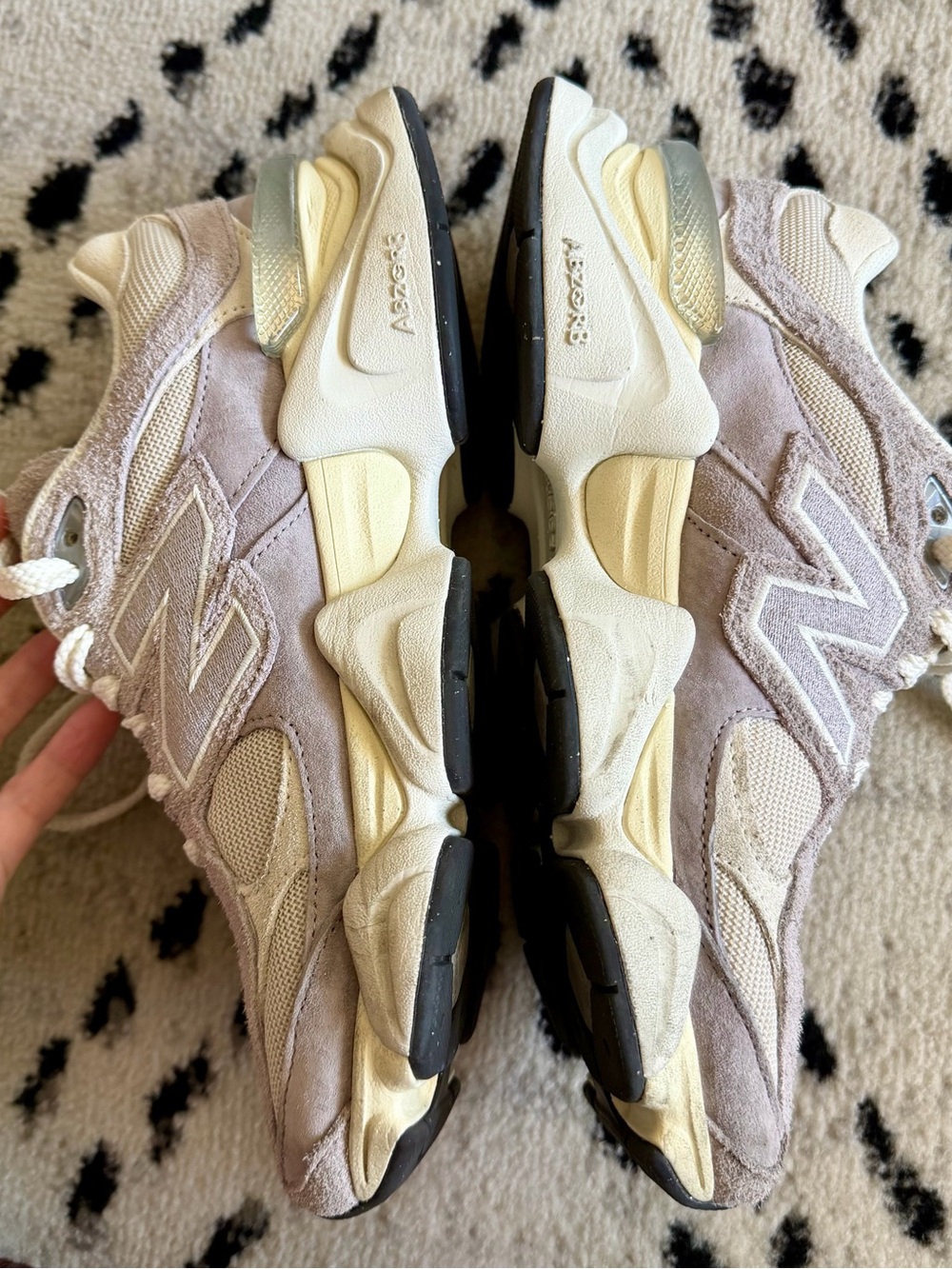 New Balance Women's Cream Taupe Suede Sneakers Timberwolf Truffle Salt 7.5 9060 - Picture 2 of 6